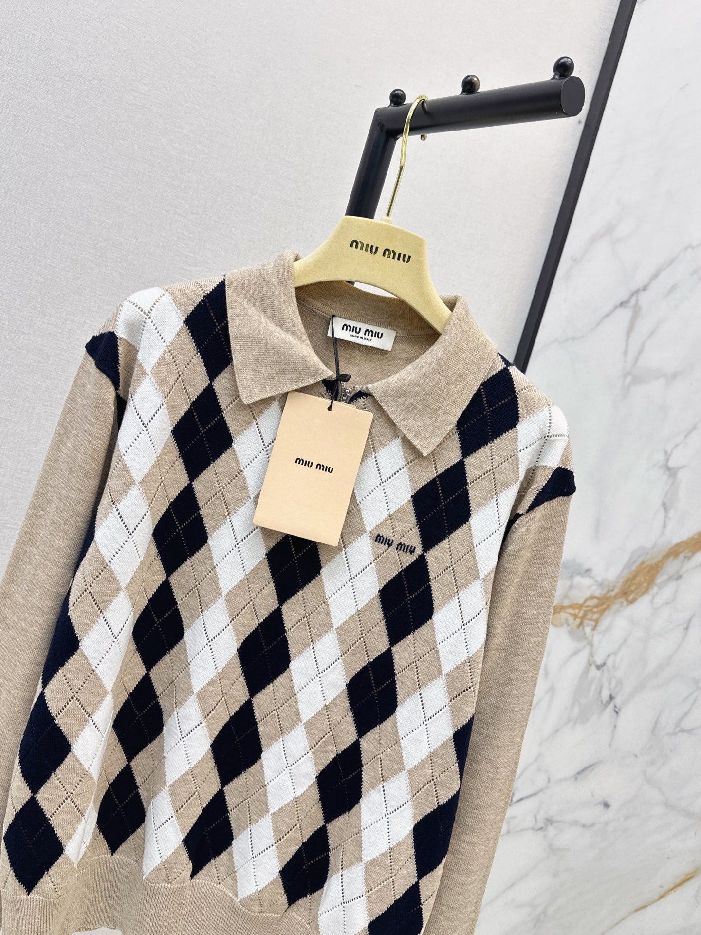 26FW New Vintage-Style Quilted-Pattern Half-Placket Knit Top 🤍