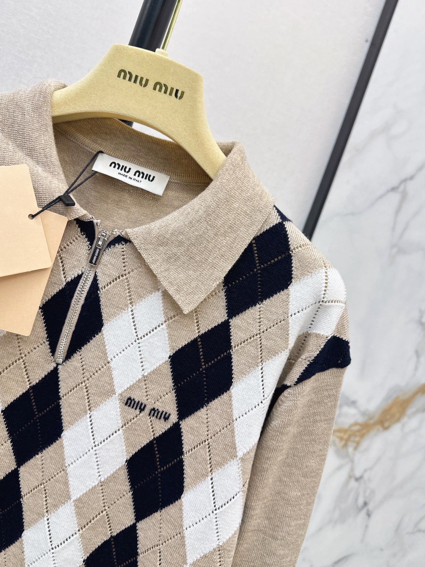 26FW New Vintage-Style Quilted-Pattern Half-Placket Knit Top 🤍