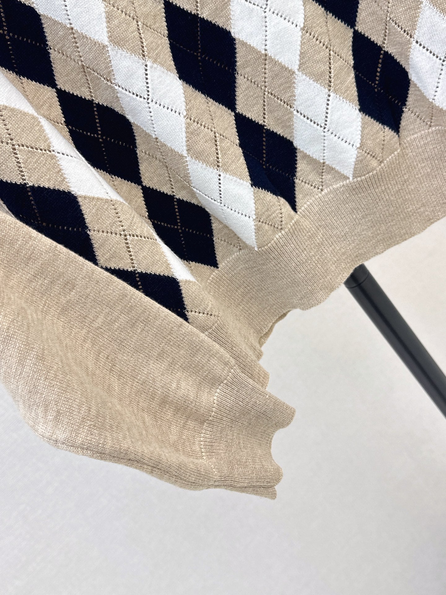 26FW New Vintage-Style Quilted-Pattern Half-Placket Knit Top 🤍