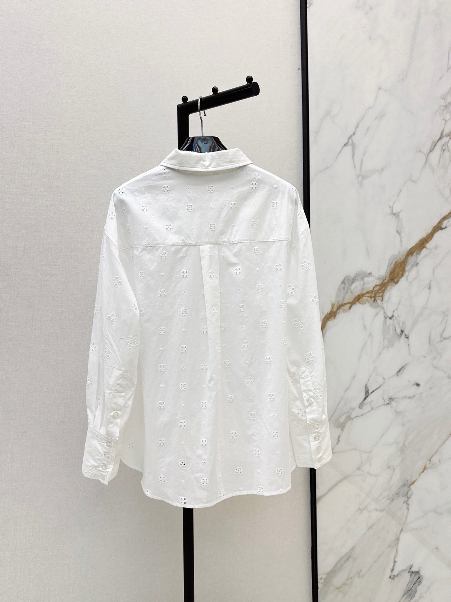 26FW New Collared Shirt with Cut-out Embroidery 🤍