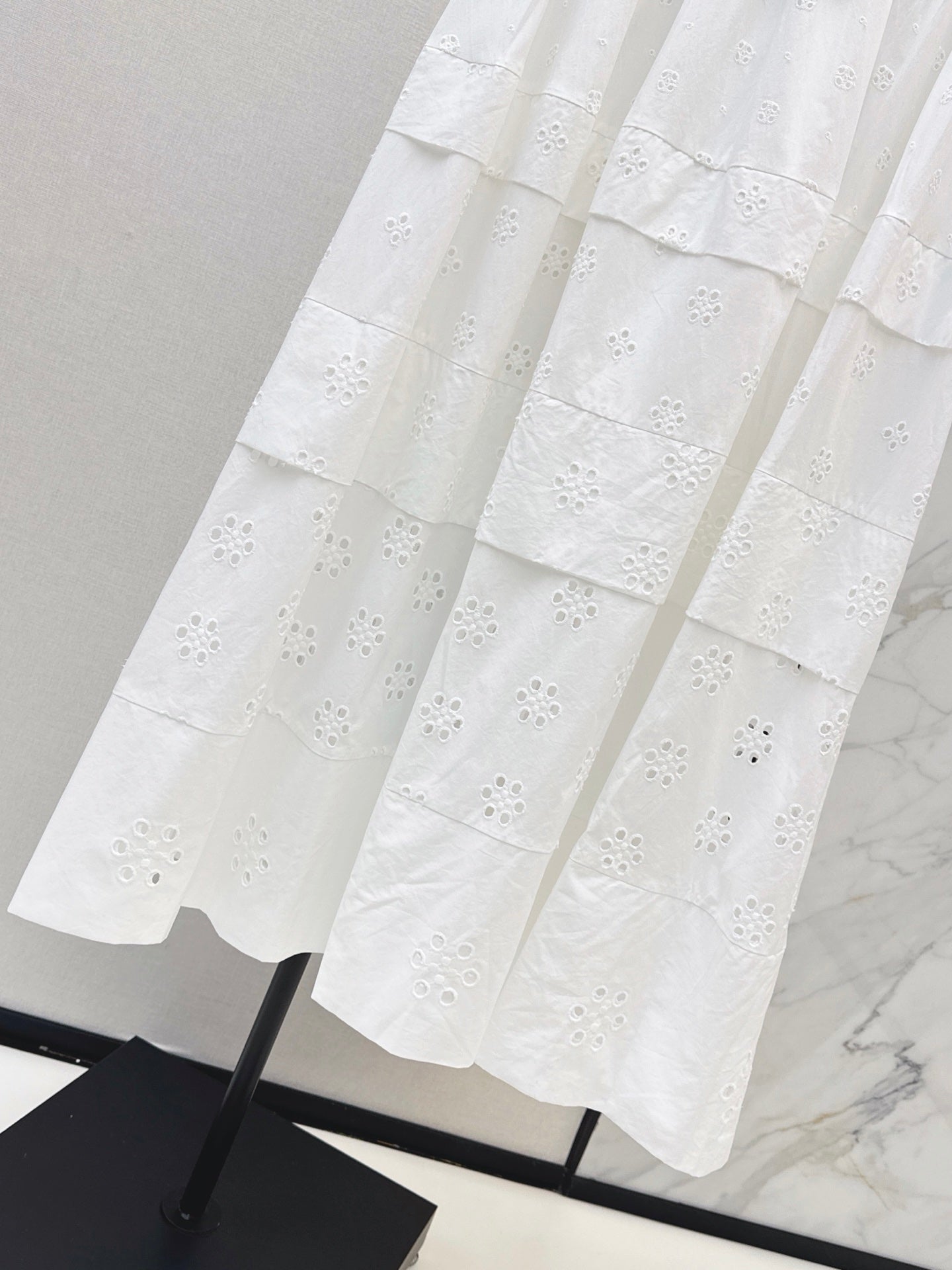 26FW New Embroidered Cut-out Long Skirt 🤍
