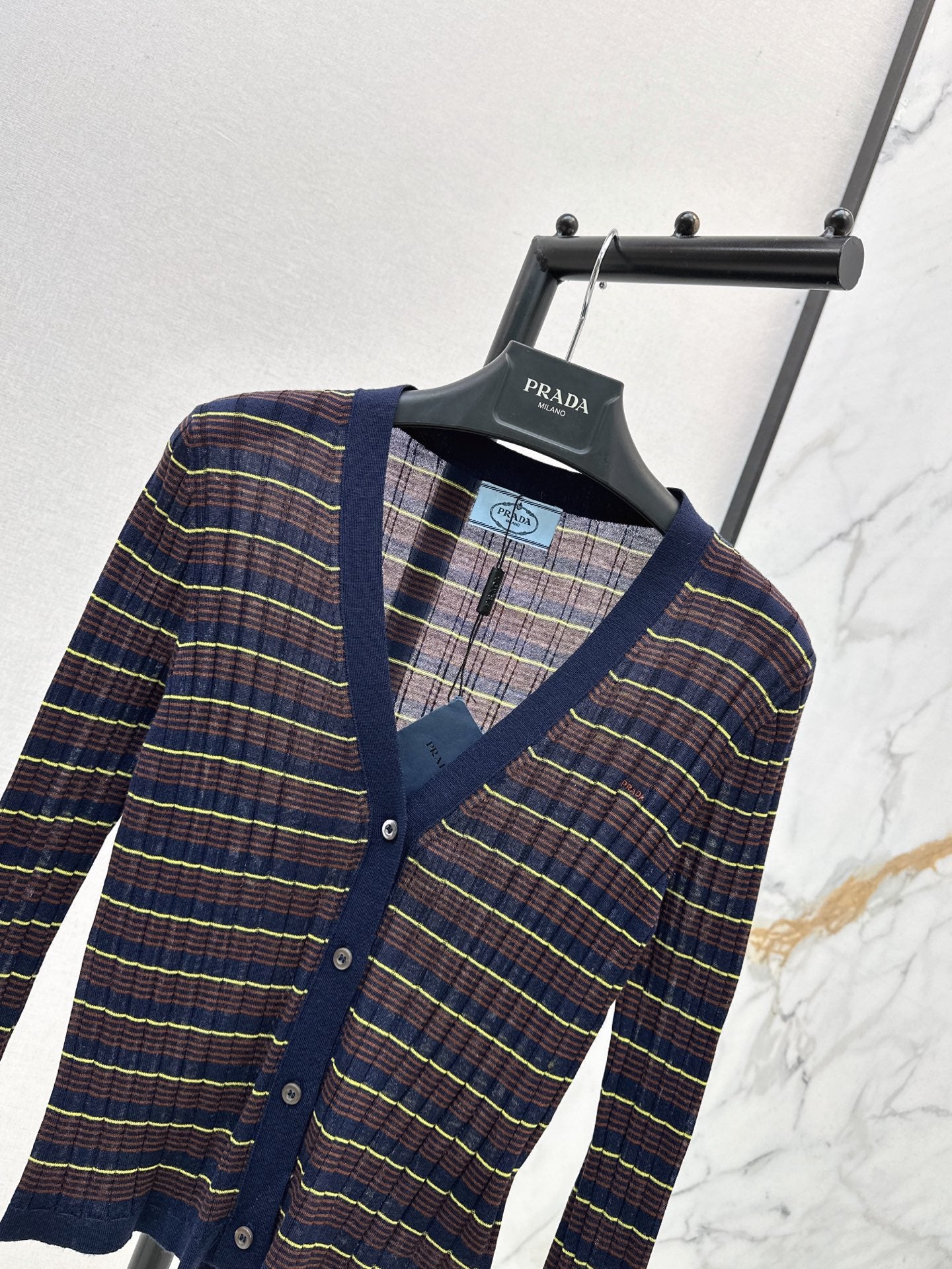 26FW New V-Neck Striped Knit Cardigan 🖤
