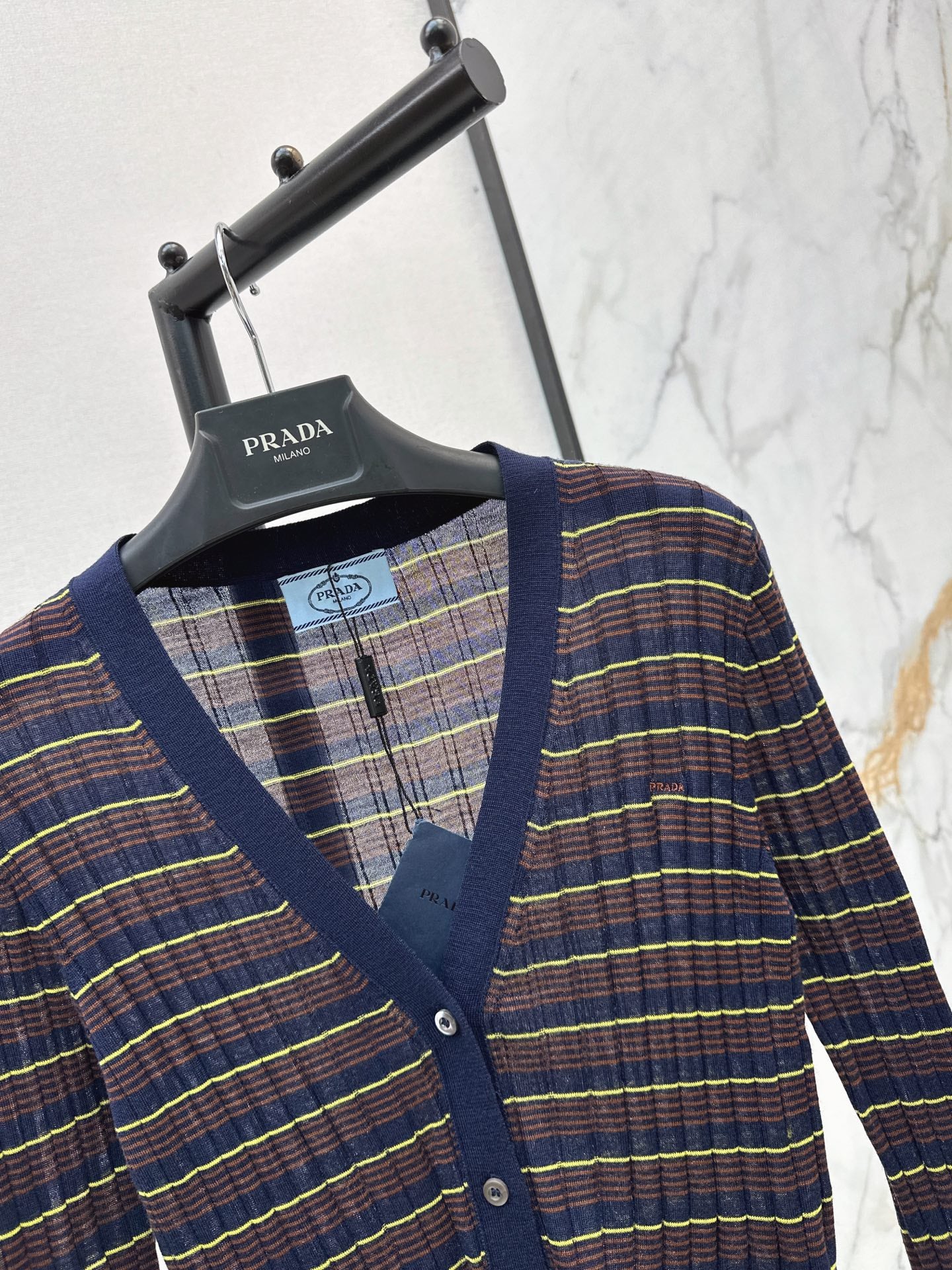26FW New V-Neck Striped Knit Cardigan 🖤