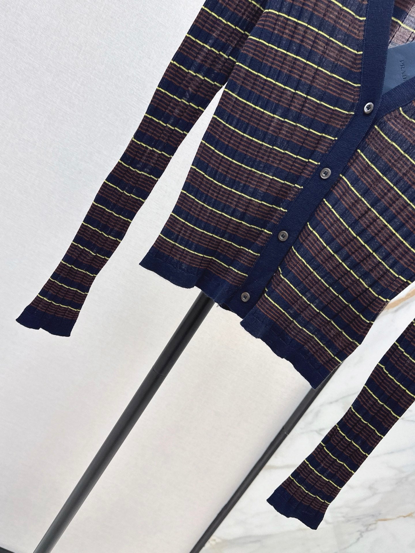 26FW New V-Neck Striped Knit Cardigan 🖤