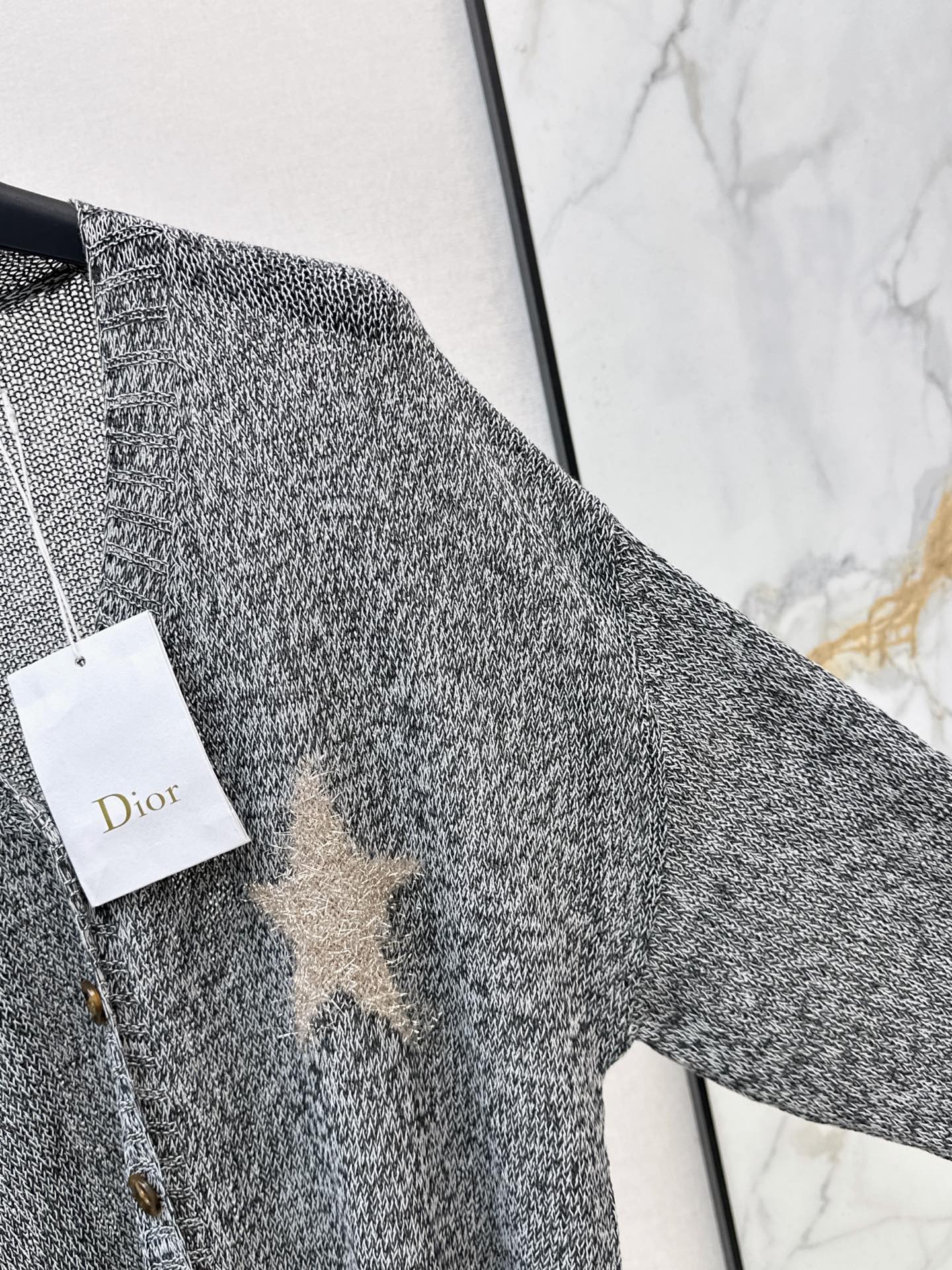 26FW New V-neck Cardigan with Jacquard Star Pattern 🤍