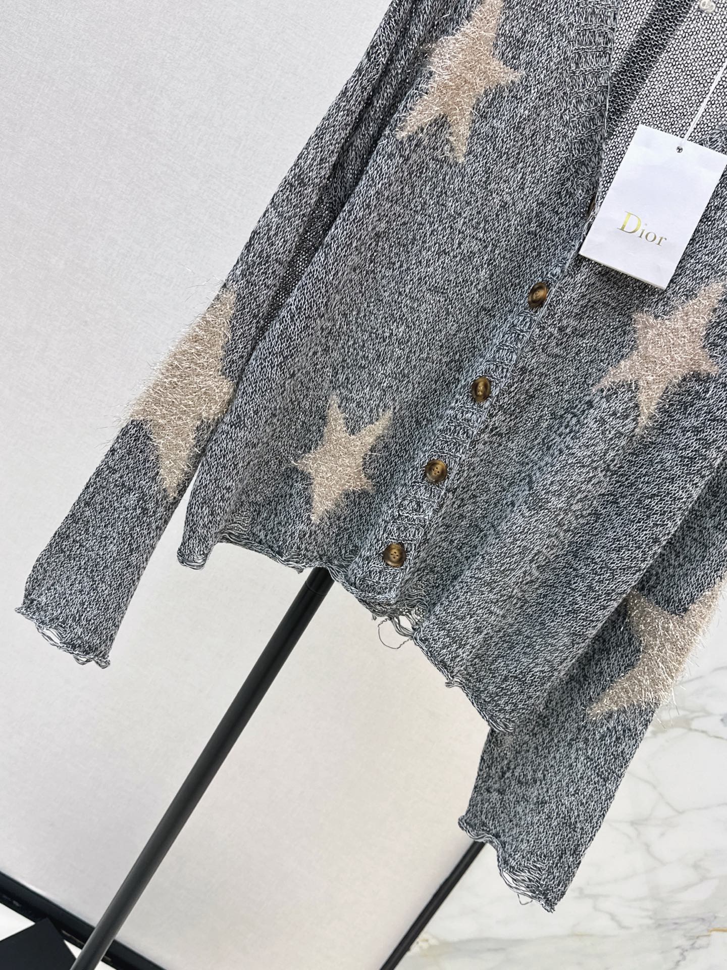 26FW New V-neck Cardigan with Jacquard Star Pattern 🤍