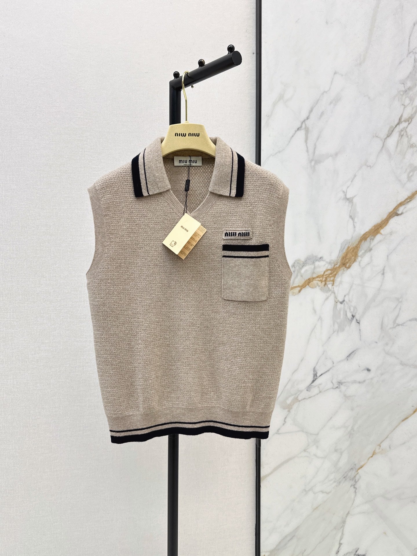 26FW New Embroidered Micro-Logo Cashmere Vest with Youthful Lapel 🩶