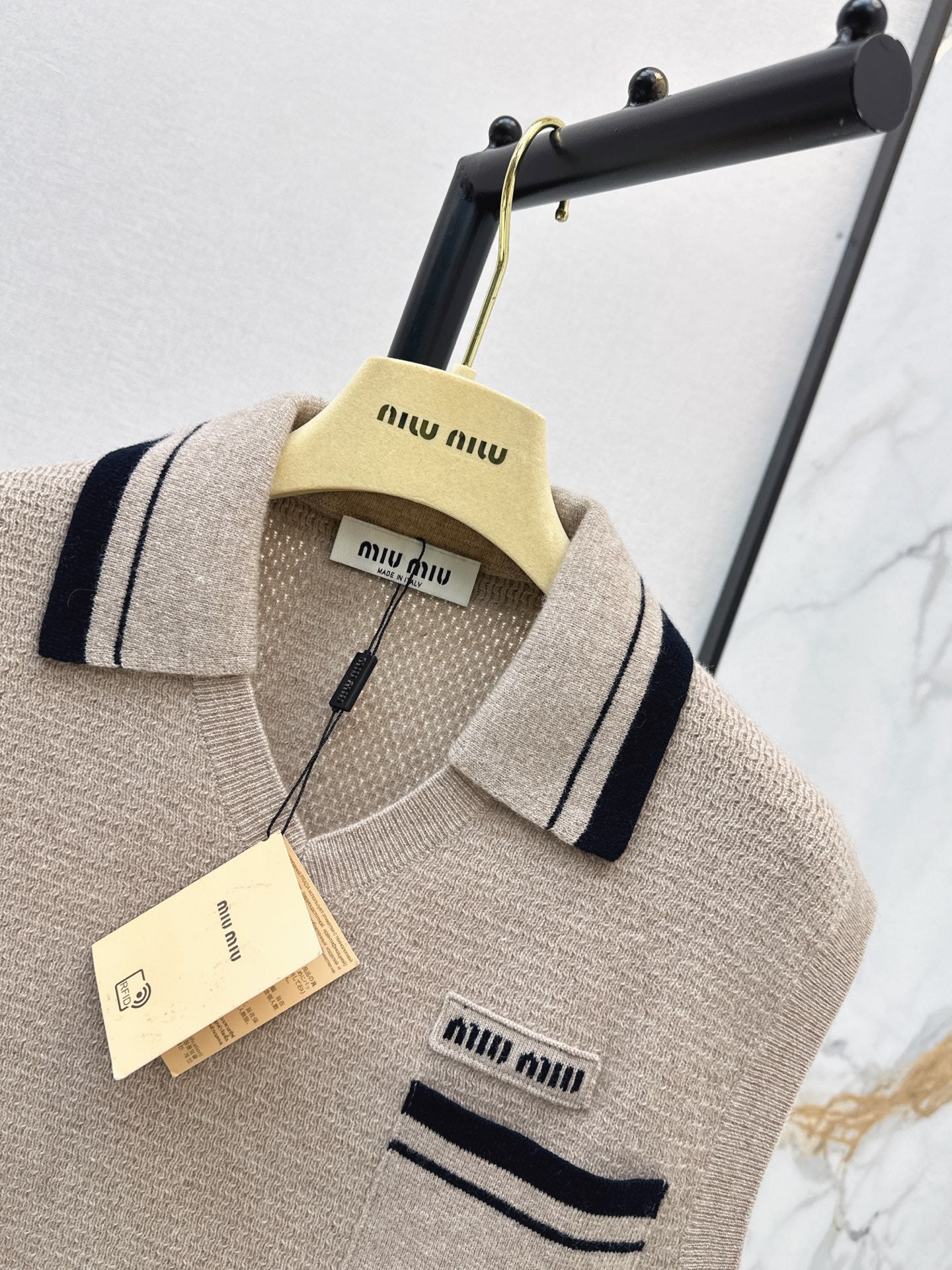 26FW New Embroidered Micro-Logo Cashmere Vest with Youthful Lapel 🩶