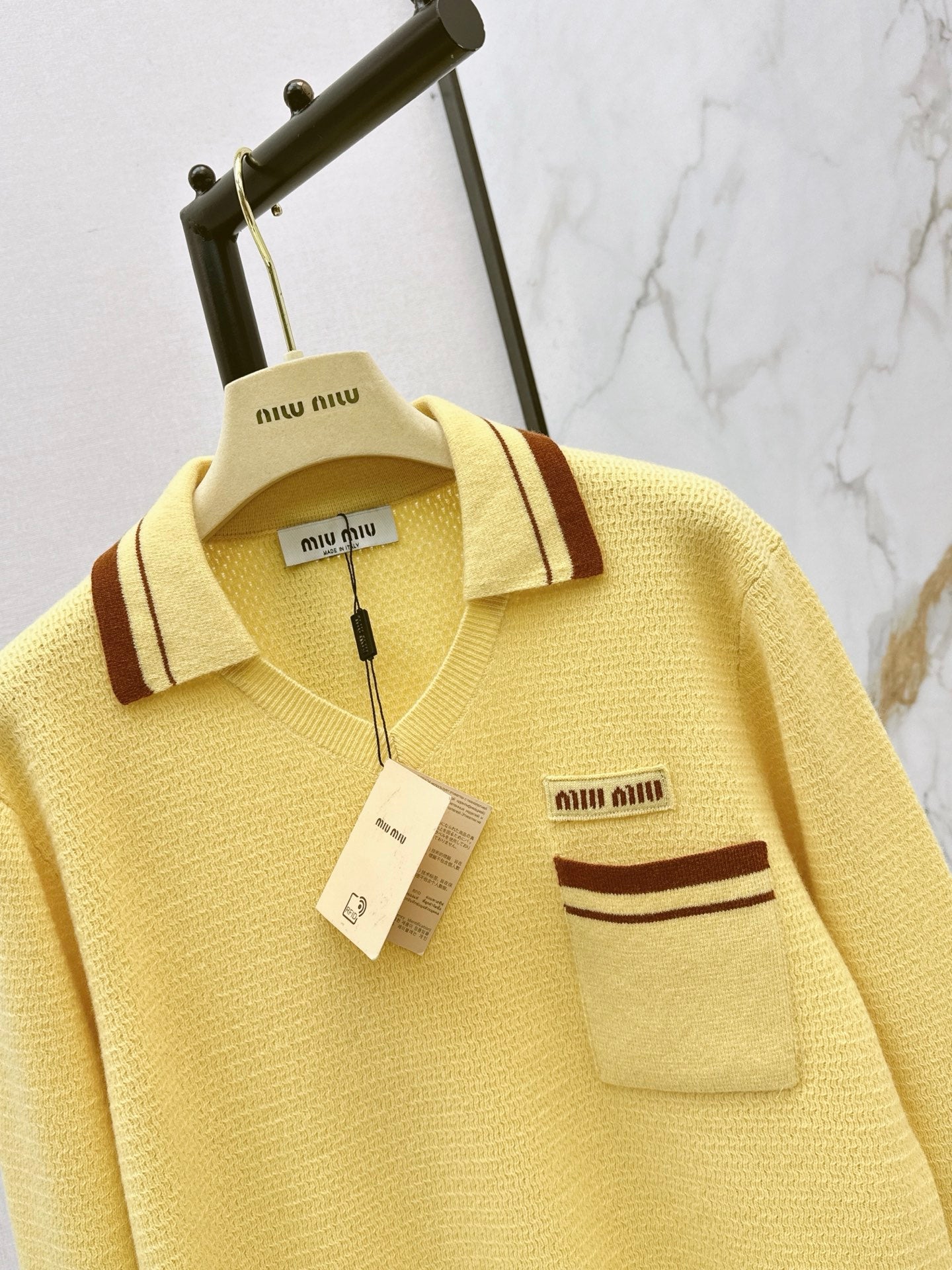 26FW New Color-Block Cut-Out Knit Polo Top 💛
