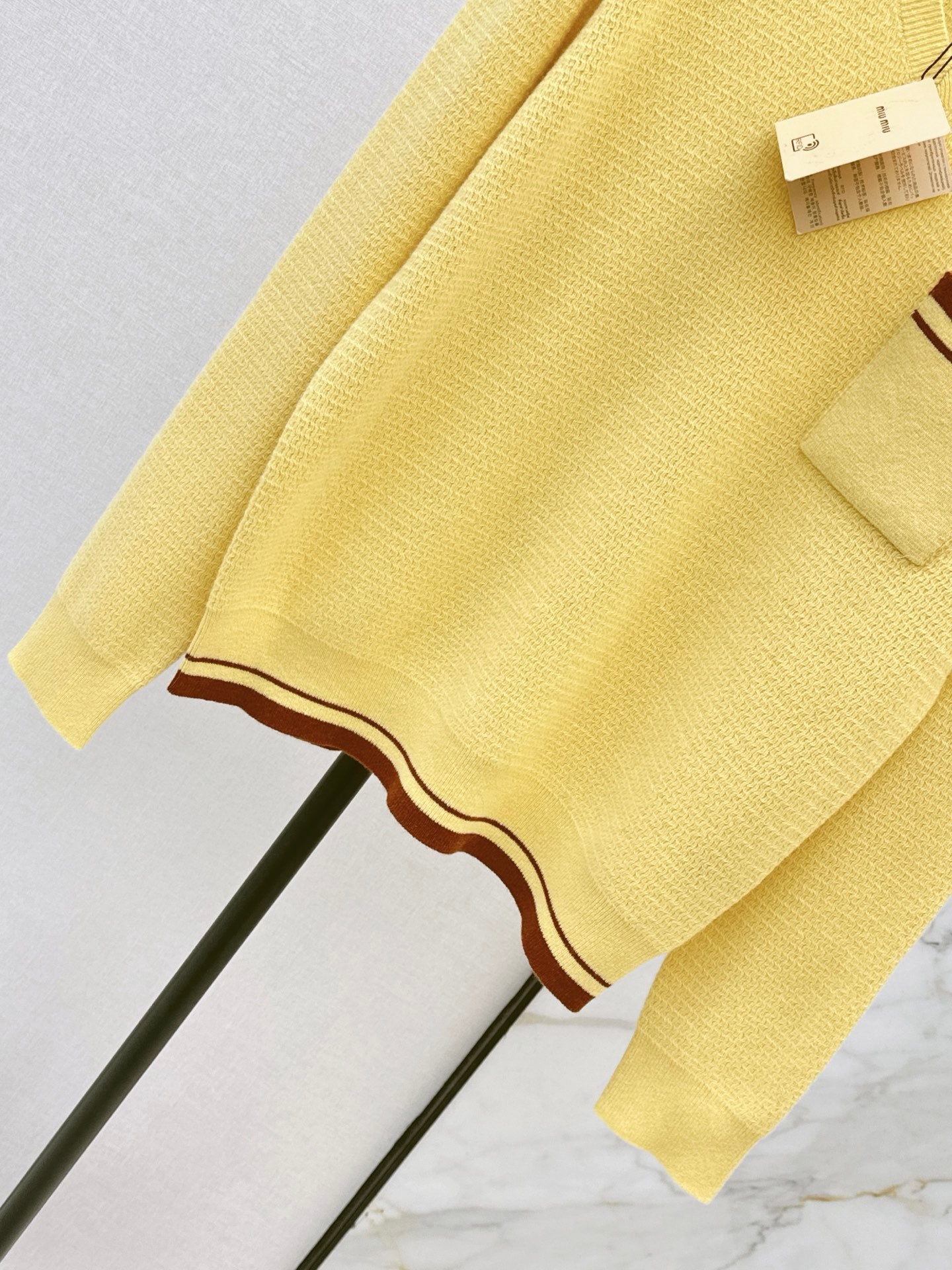 26FW New Color-Block Cut-Out Knit Polo Top 💛