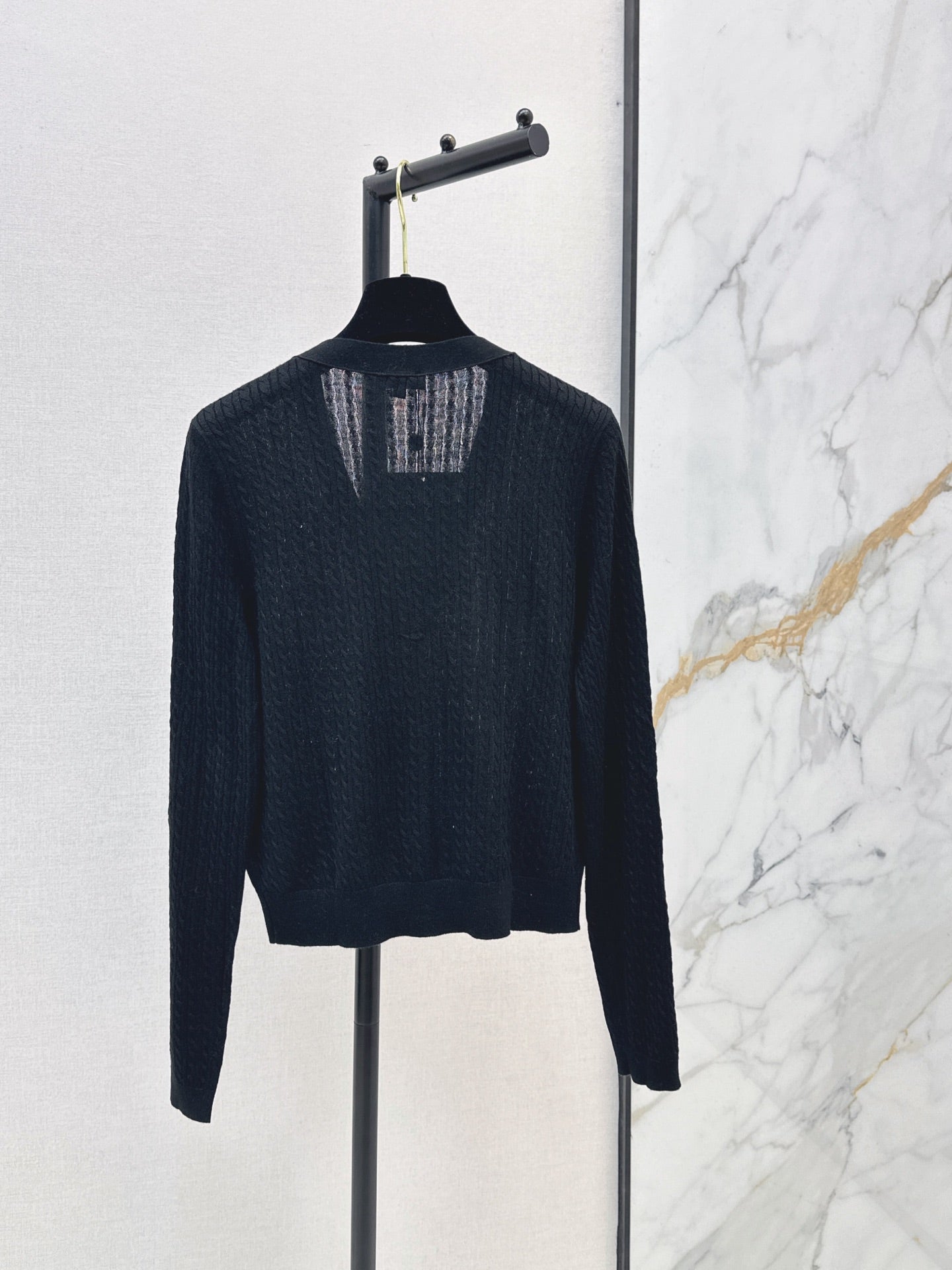 26FW New V-Neck Logo-Embroidered Knit Cardigan 🖤