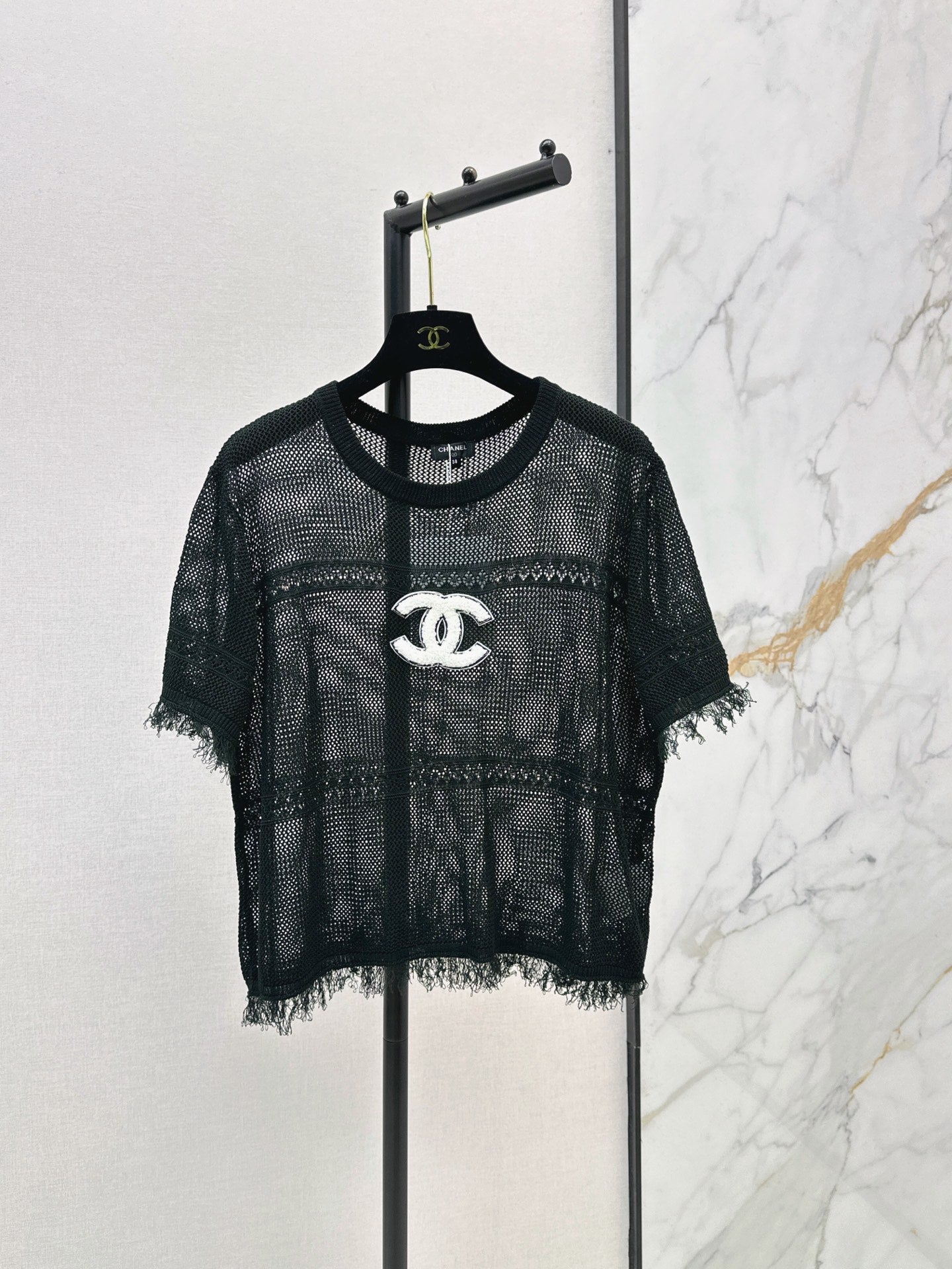 26FW New Short-Sleeve Cut-Out Knit Top 🖤