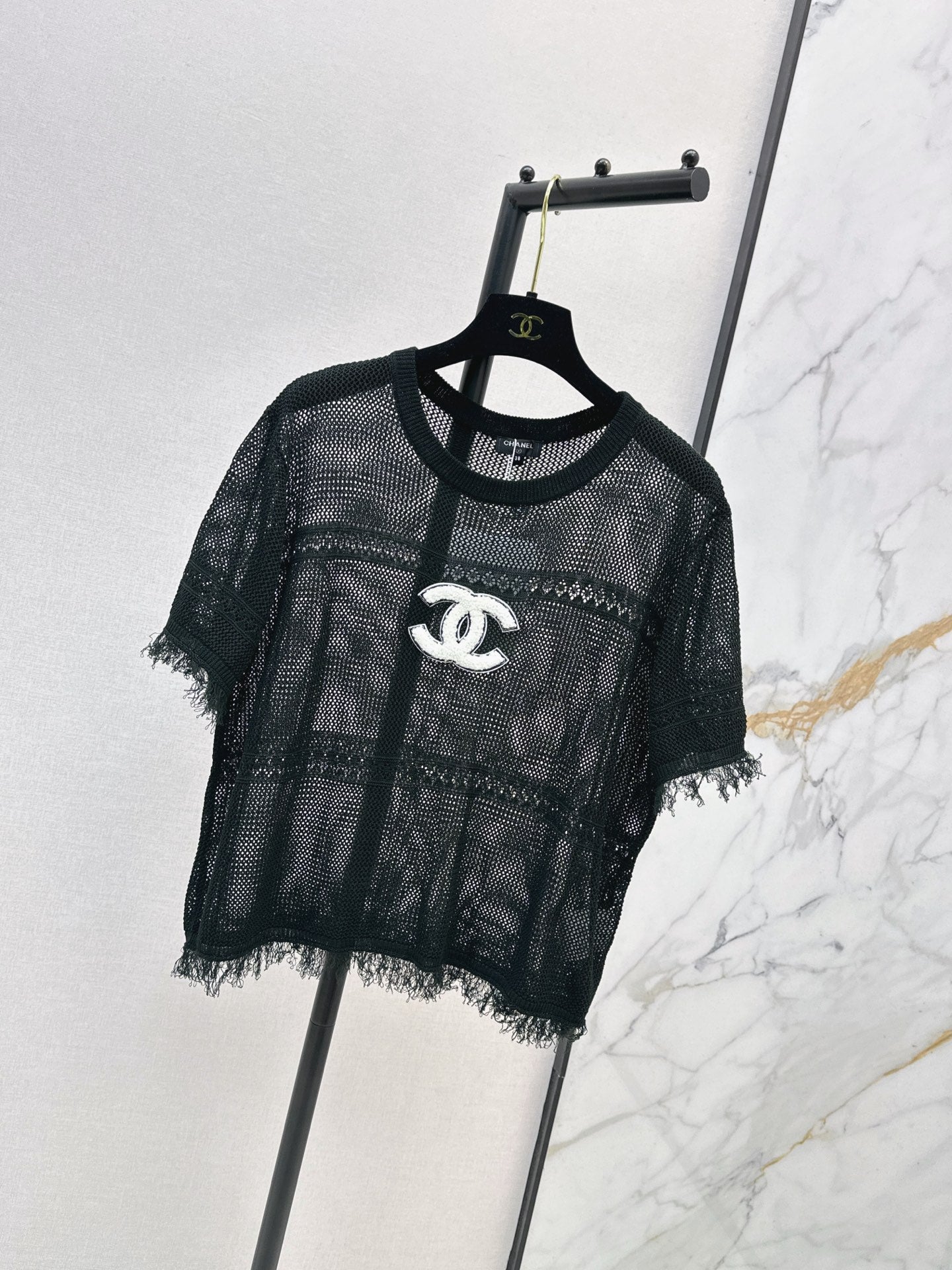 26FW New Short-Sleeve Cut-Out Knit Top 🖤