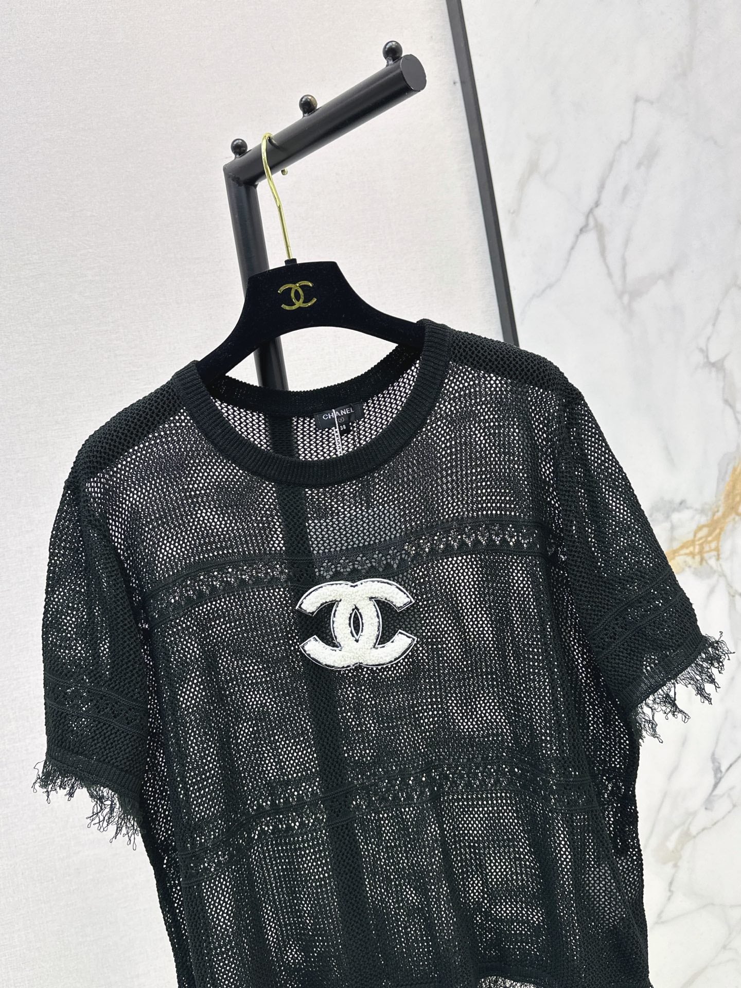 26FW New Short-Sleeve Cut-Out Knit Top 🖤