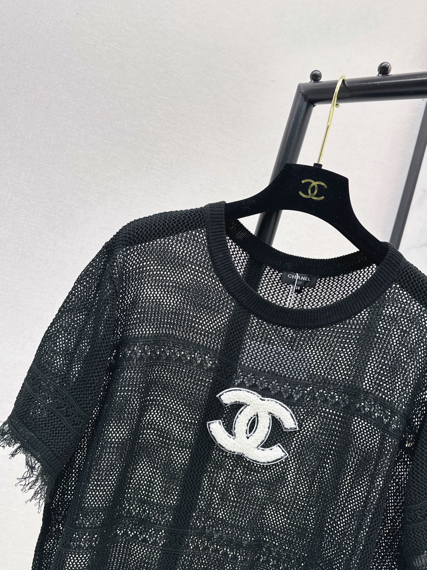 26FW New Short-Sleeve Cut-Out Knit Top 🖤