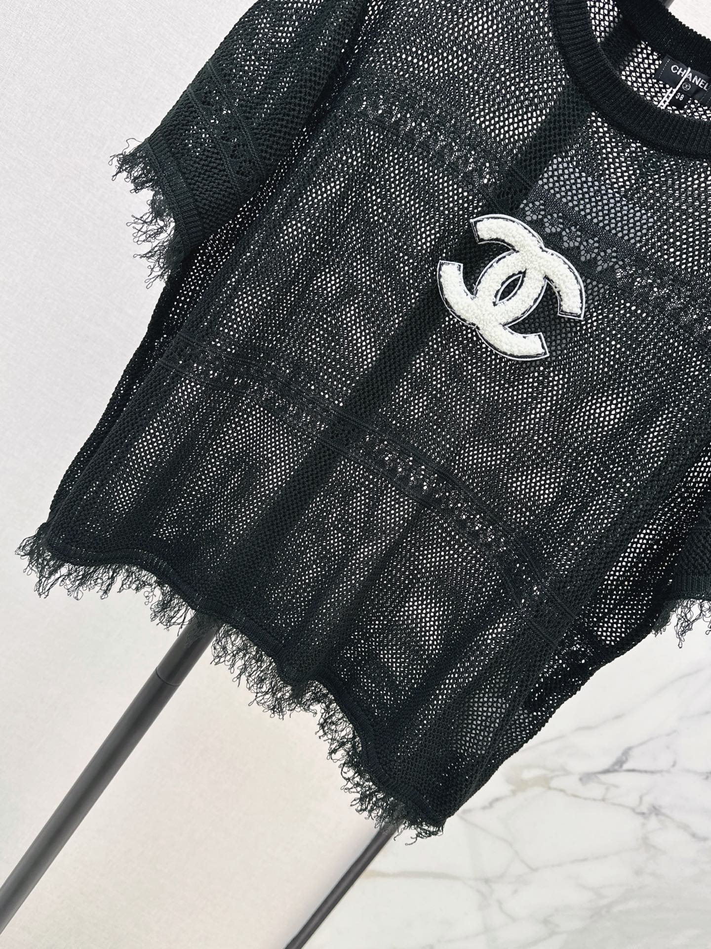26FW New Short-Sleeve Cut-Out Knit Top 🖤
