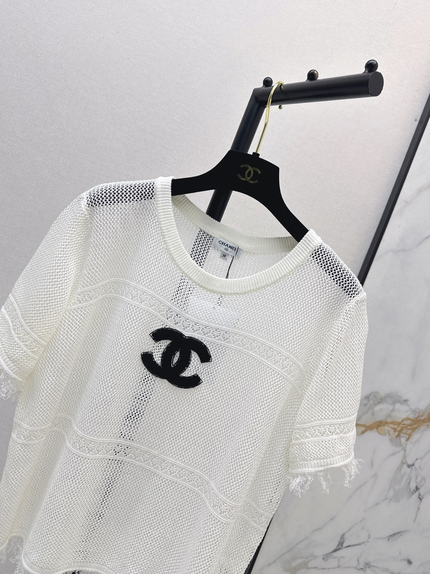 26FW New Short-Sleeve Cut-Out Knit Top 🖤
