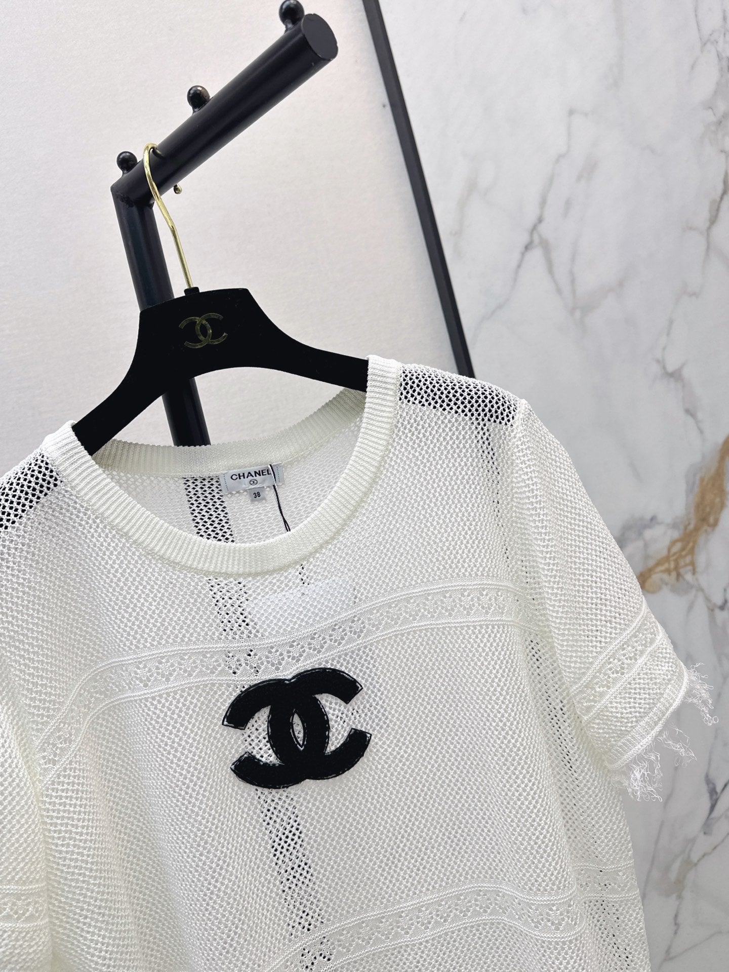26FW New Short-Sleeve Cut-Out Knit Top 🖤