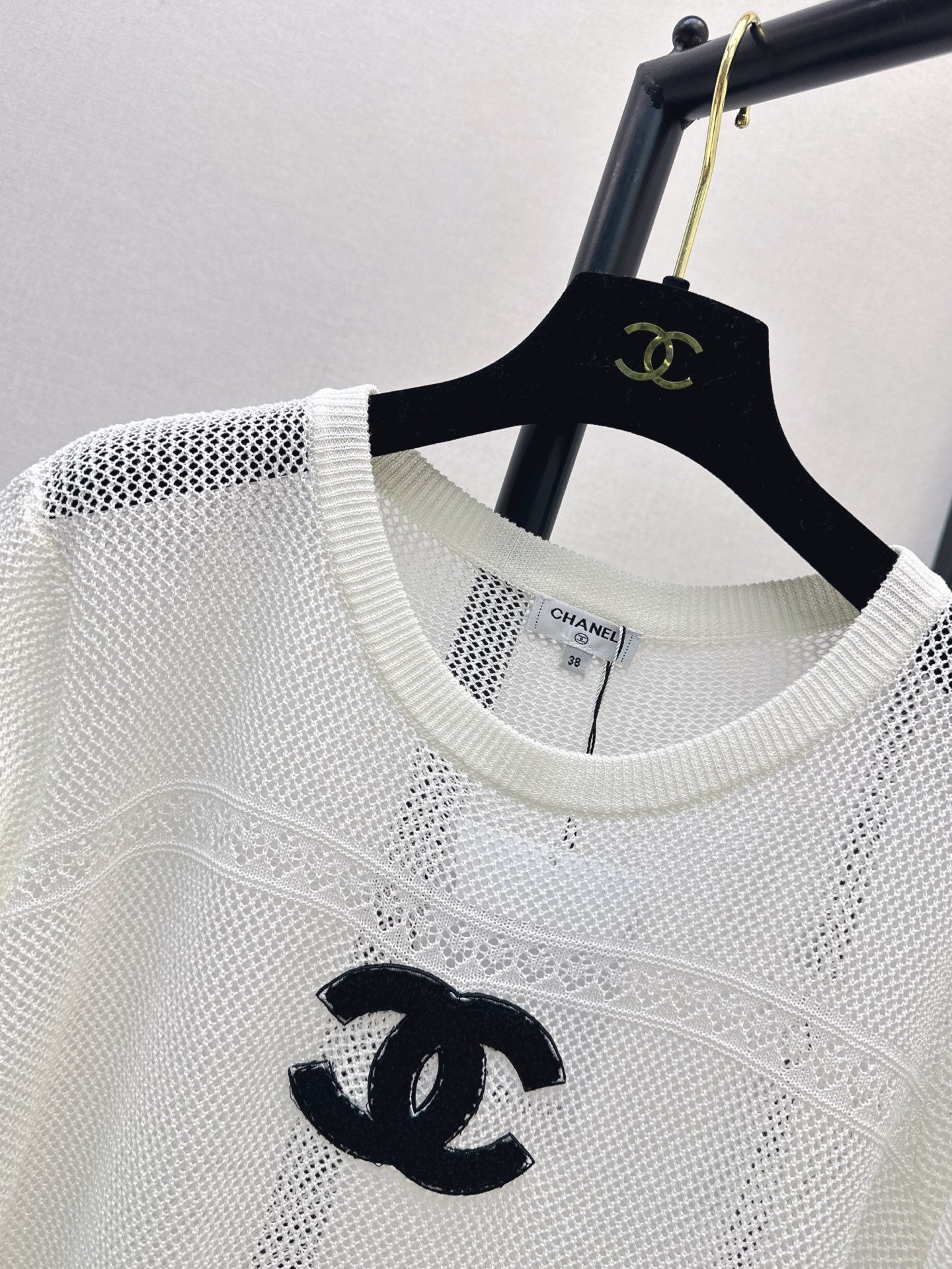 26FW New Short-Sleeve Cut-Out Knit Top 🖤