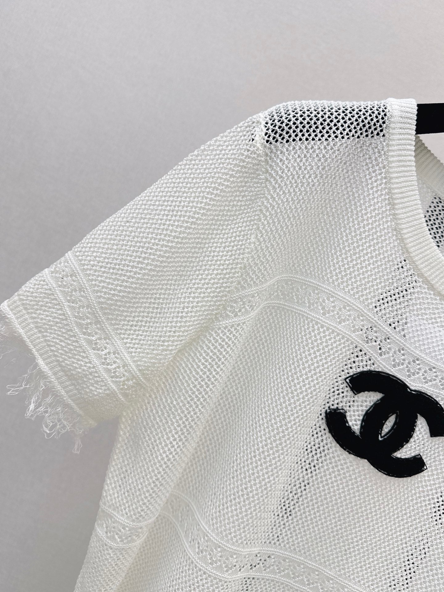 26FW New Short-Sleeve Cut-Out Knit Top 🖤