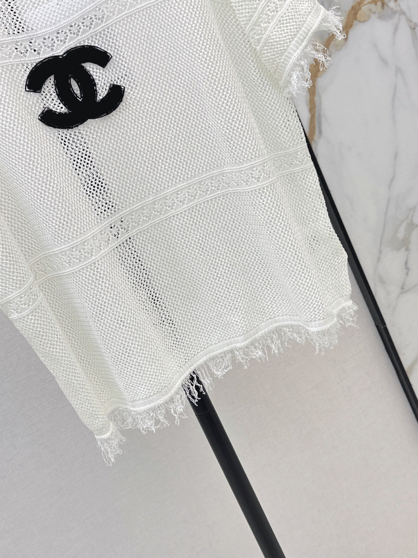 26FW New Short-Sleeve Cut-Out Knit Top 🖤