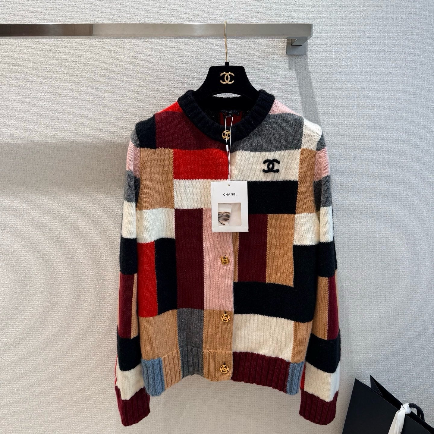 26FW New Color-Block Cashmere Cardigan with Metal Buckle