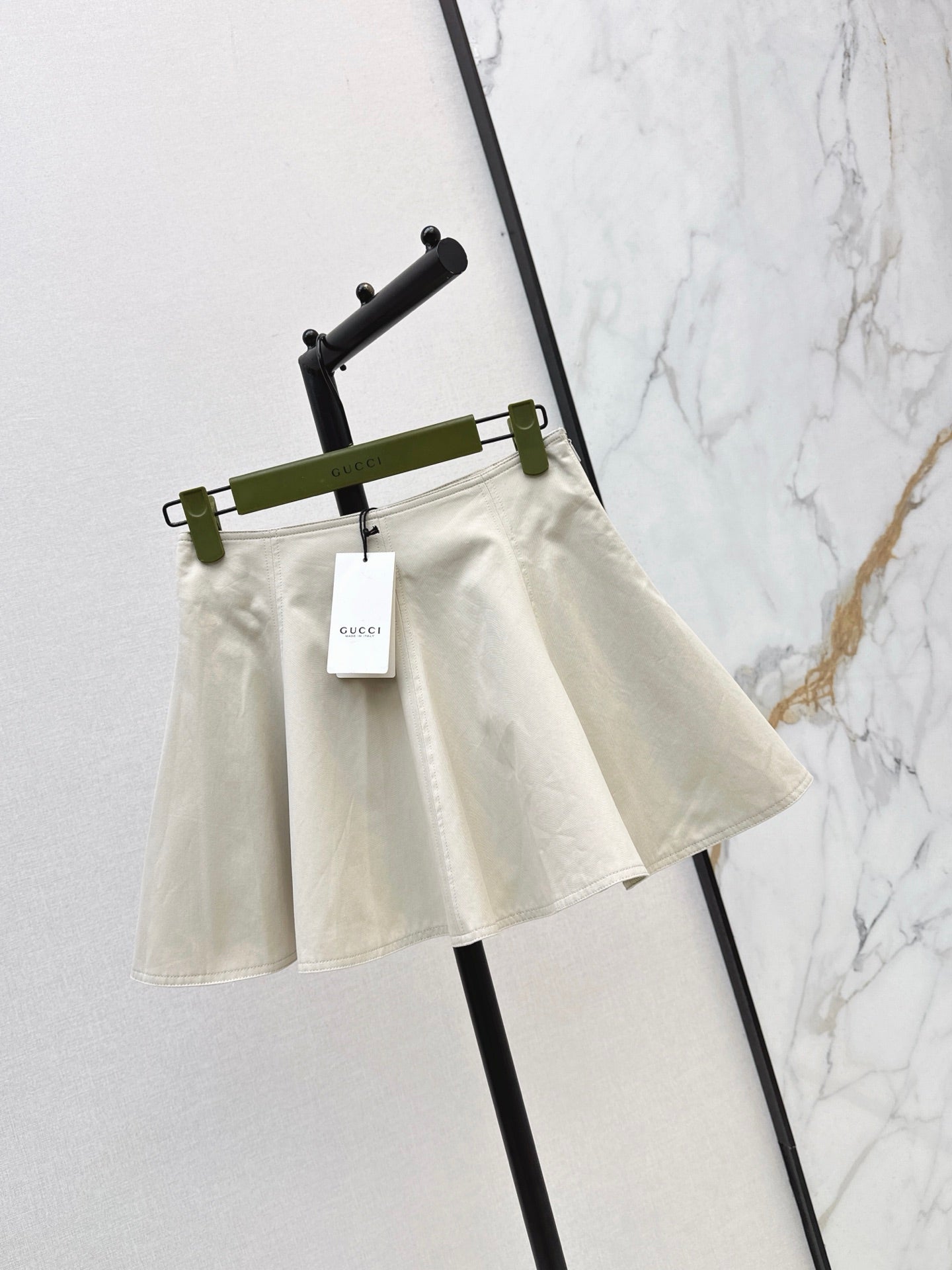 26FW New Fishtail Ruffle-Hem Mini Skirt 🖤