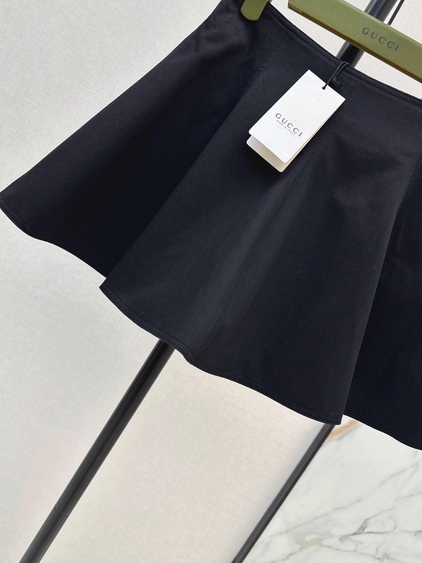 26FW New Fishtail Ruffle-Hem Mini Skirt 🖤