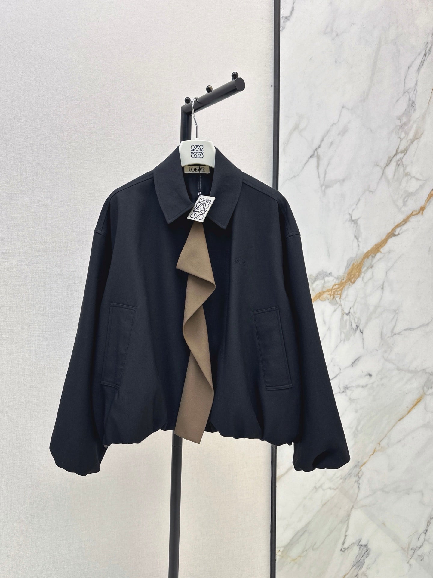 26FW New Oversized Jacket with Contrasting Ruffled Collar 🖤