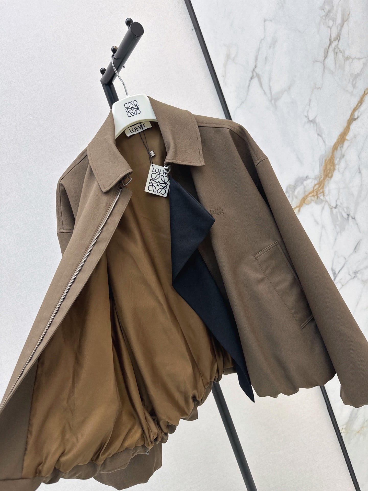 26FW New Oversized Jacket with Contrasting Ruffled Collar 🖤