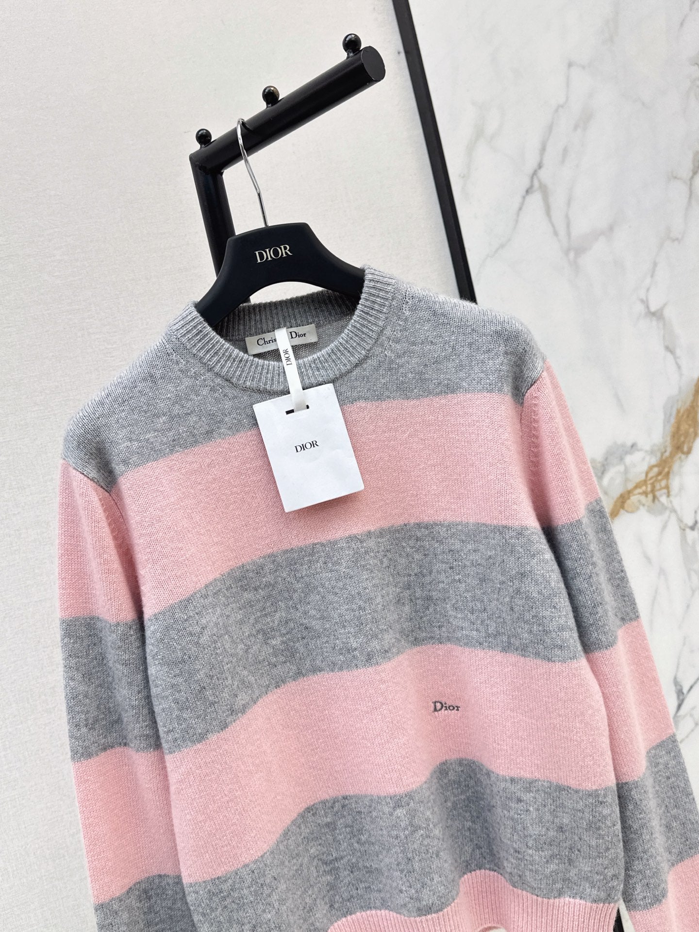 26FW New Grey-Pink Striped Crew-Neck Sweater 🤍