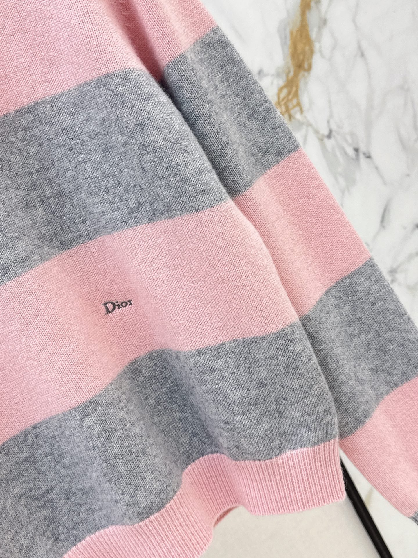 26FW New Grey-Pink Striped Crew-Neck Sweater 🤍