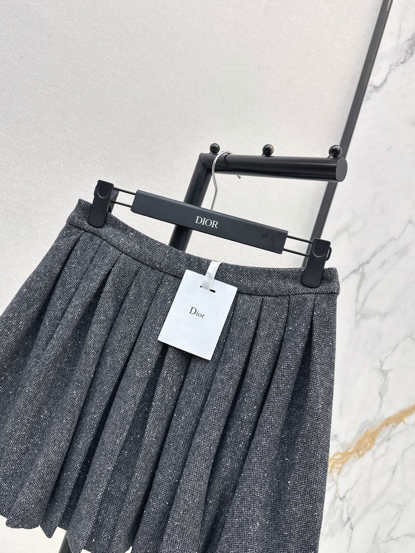 26FW New Elegant & Sophisticated Midi Skirt 🖤