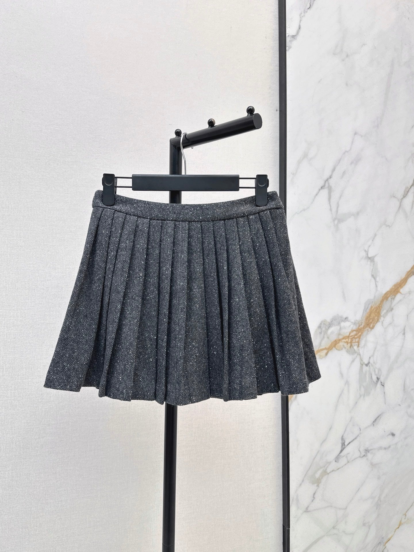 26FW New Elegant & Sophisticated Midi Skirt 🖤