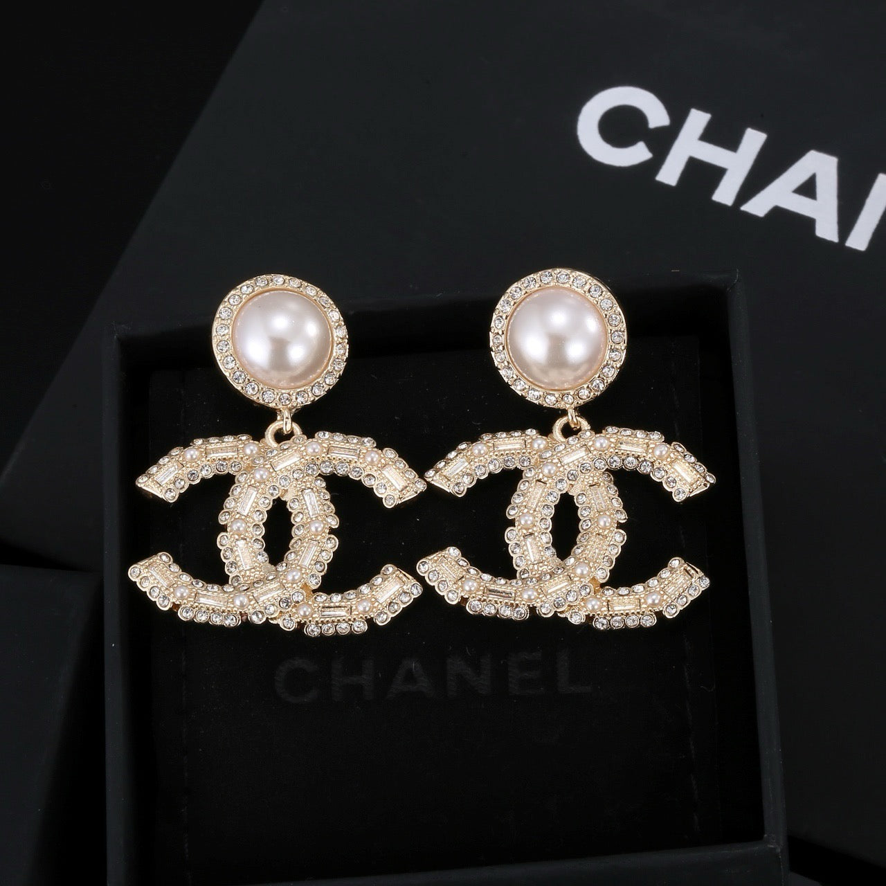 26FW New CC Pearl & Rhinestone Earrings