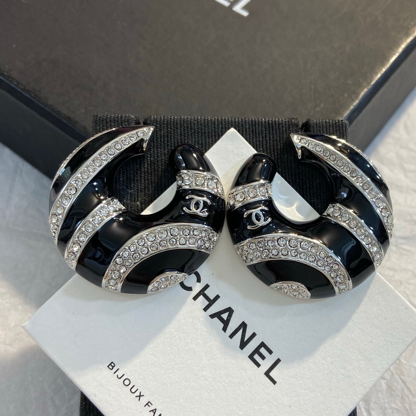 ❤️‍🔥Limited edition❤️‍🔥26FW New Limited-Edition Zebra-Print Double-C Stud Earrings