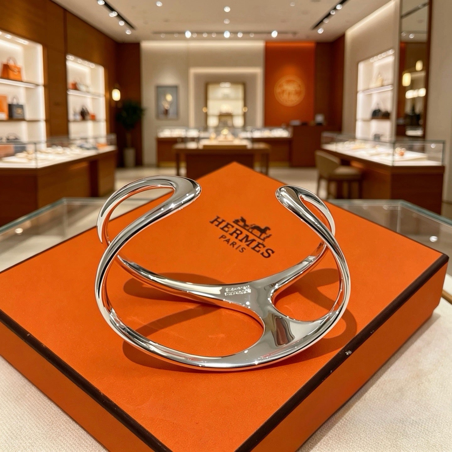 26FW New Self-Adjusting Open Cuff Bracelet