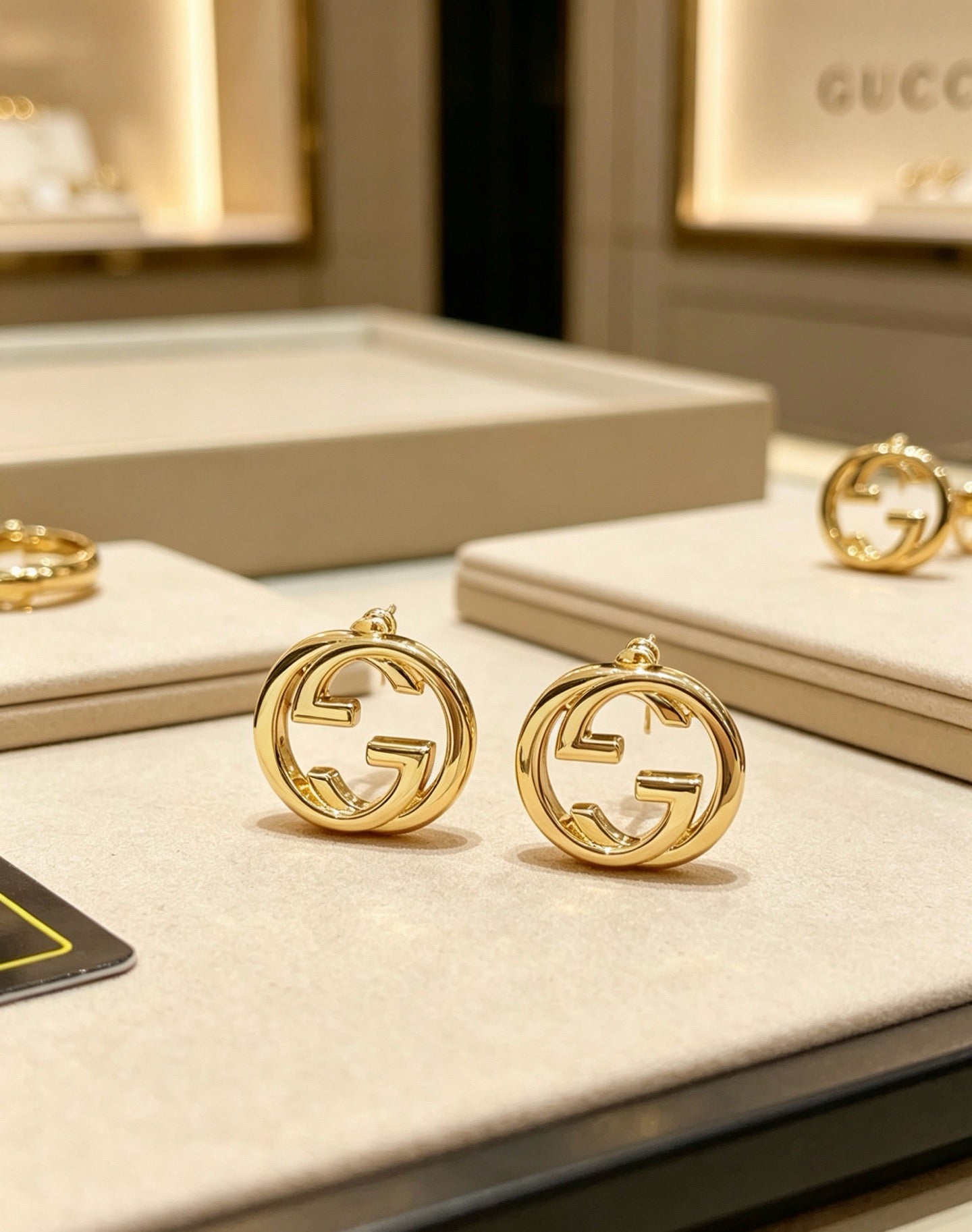 26FW New Retro Classic Series Celebrity-Style Stud Earrings