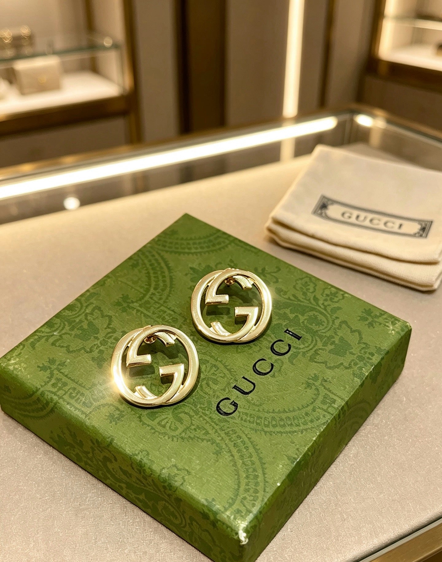 26FW New Retro Classic Series Celebrity-Style Stud Earrings