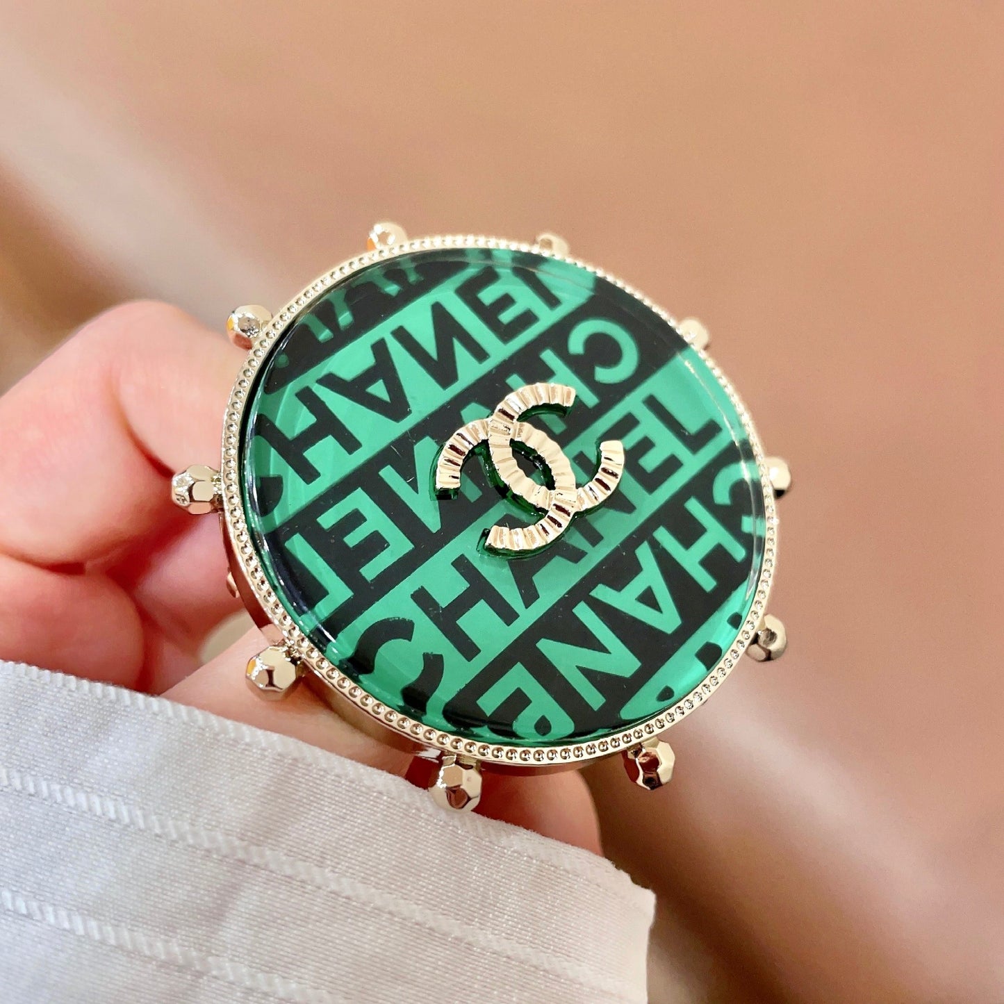 26FW New Letter Double-C Brooch