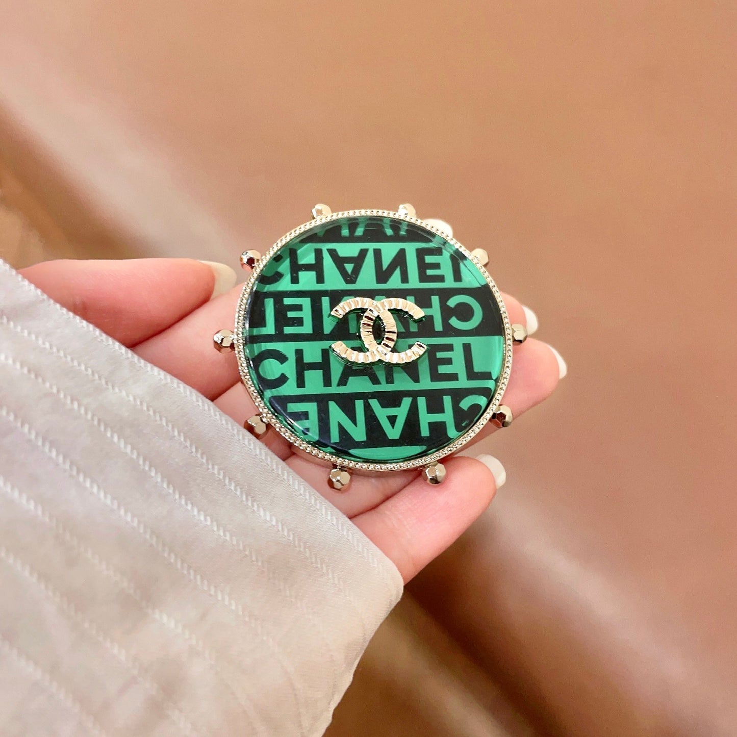 26FW New Letter Double-C Brooch