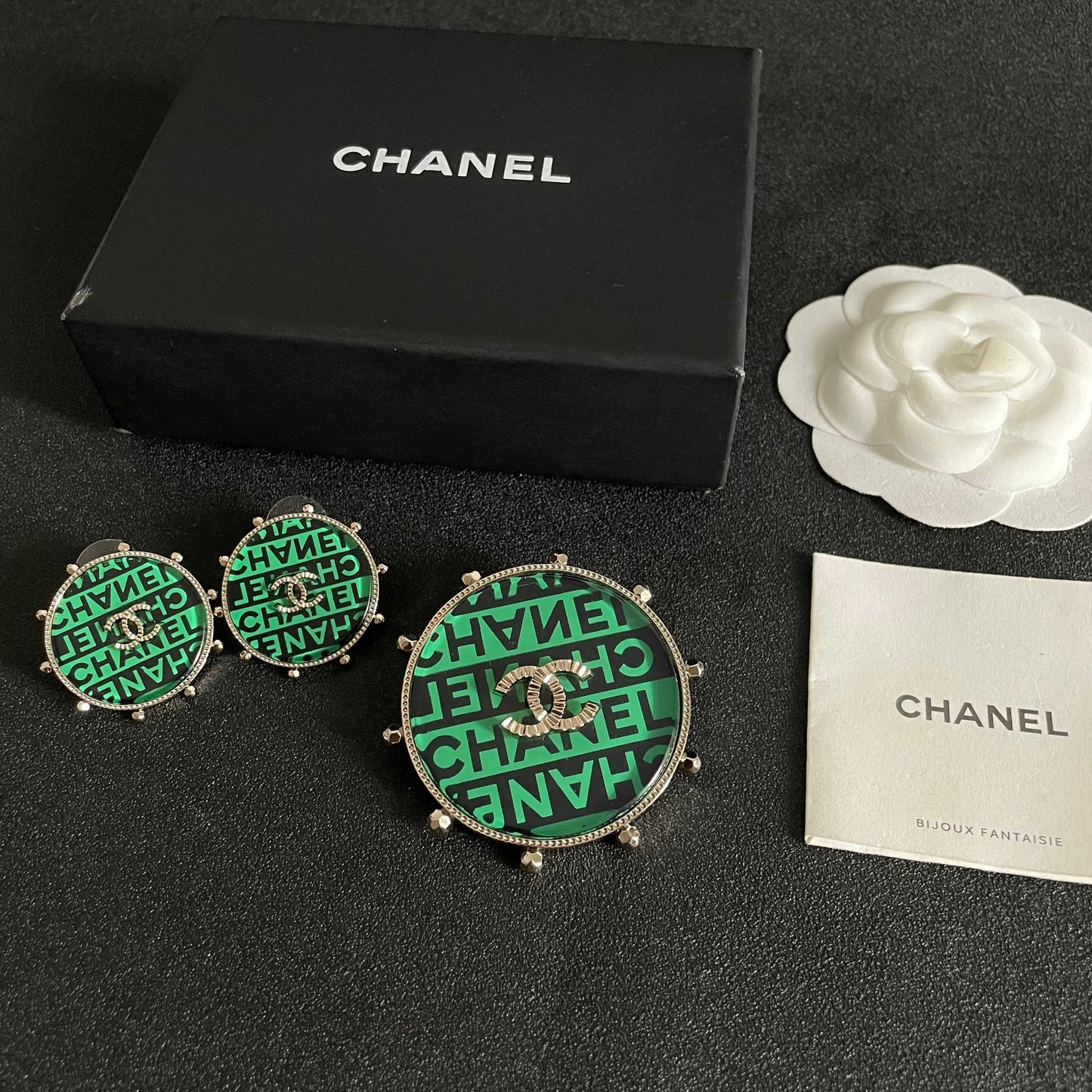 26FW New Letter Double-C Brooch