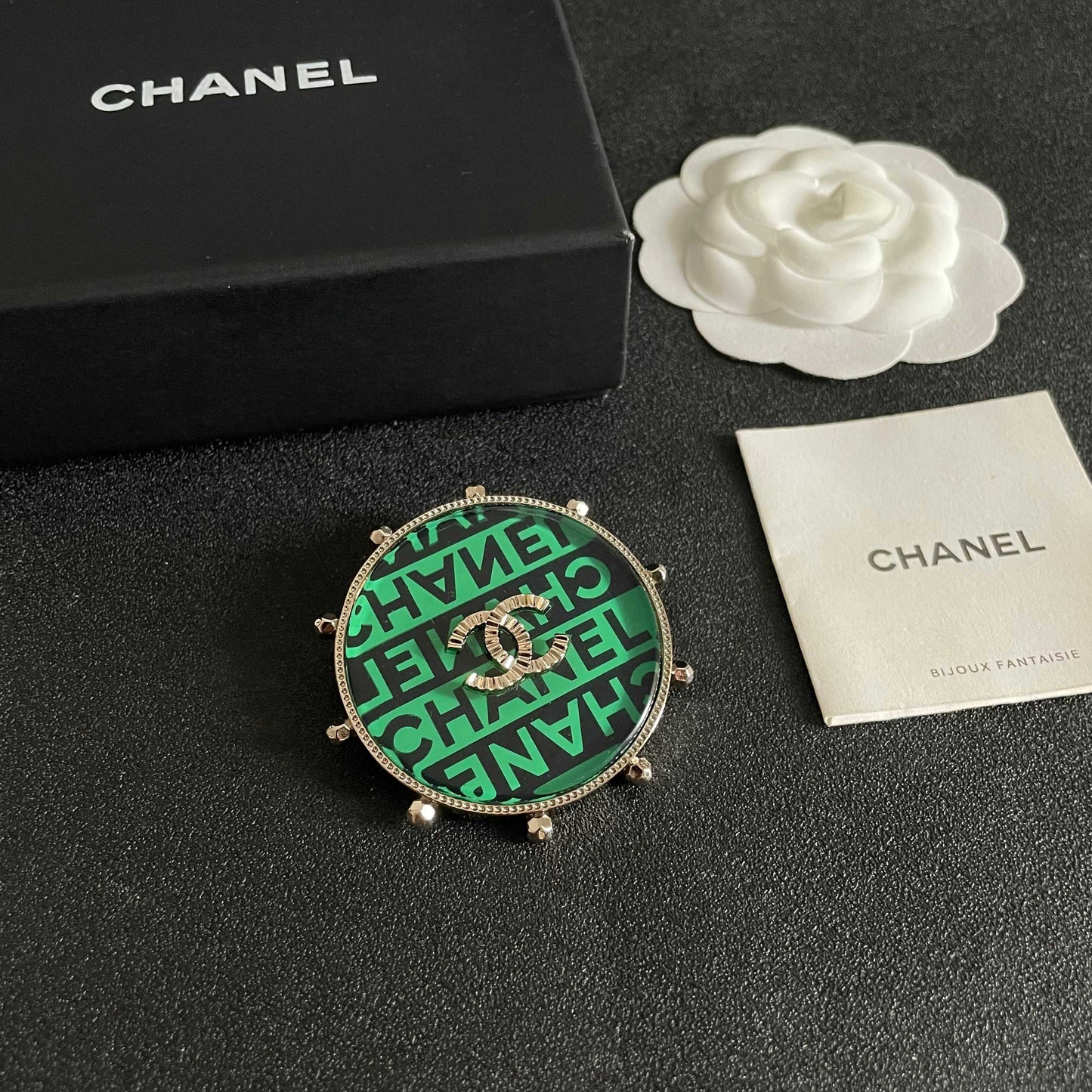 26FW New Letter Double-C Brooch
