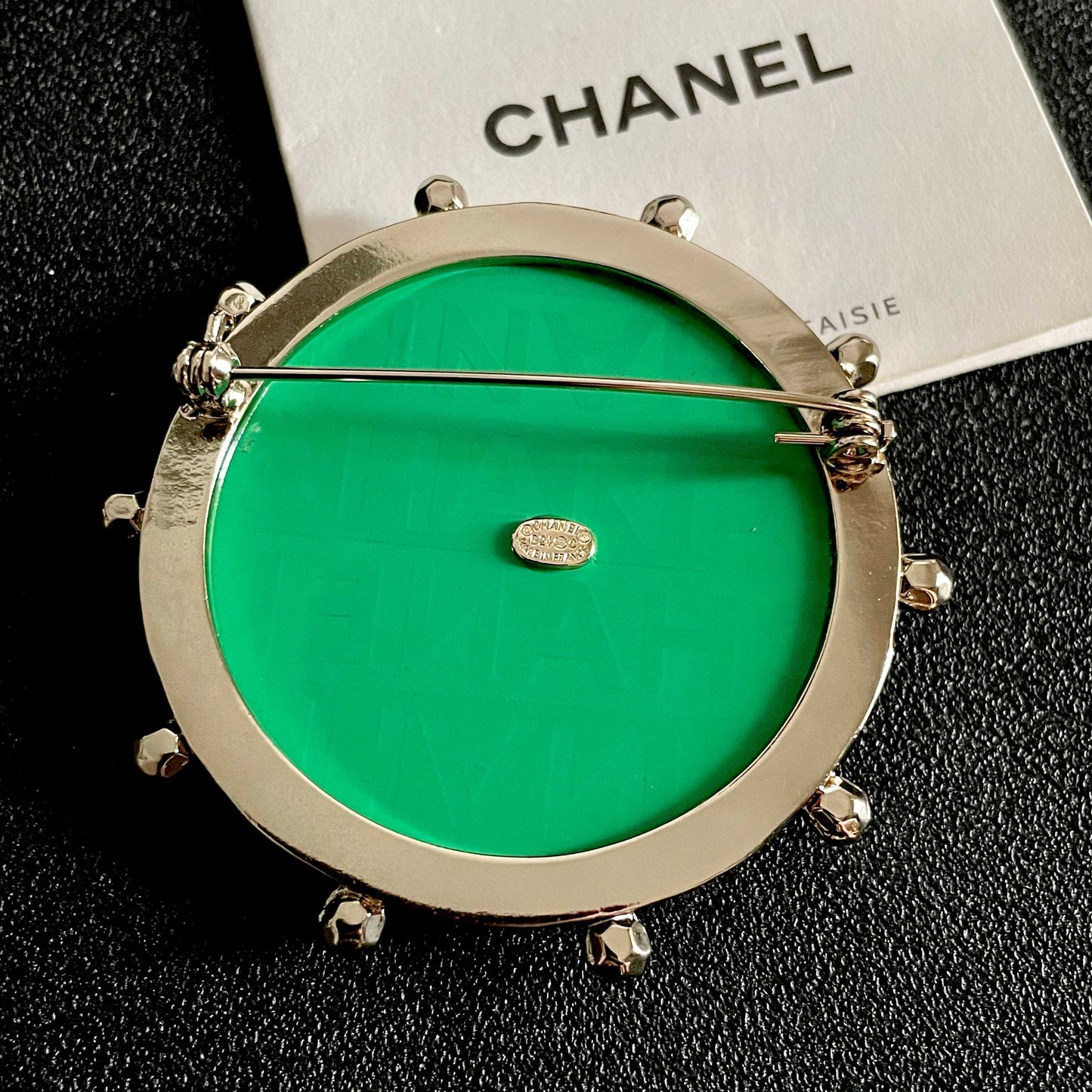 26FW New Letter Double-C Brooch