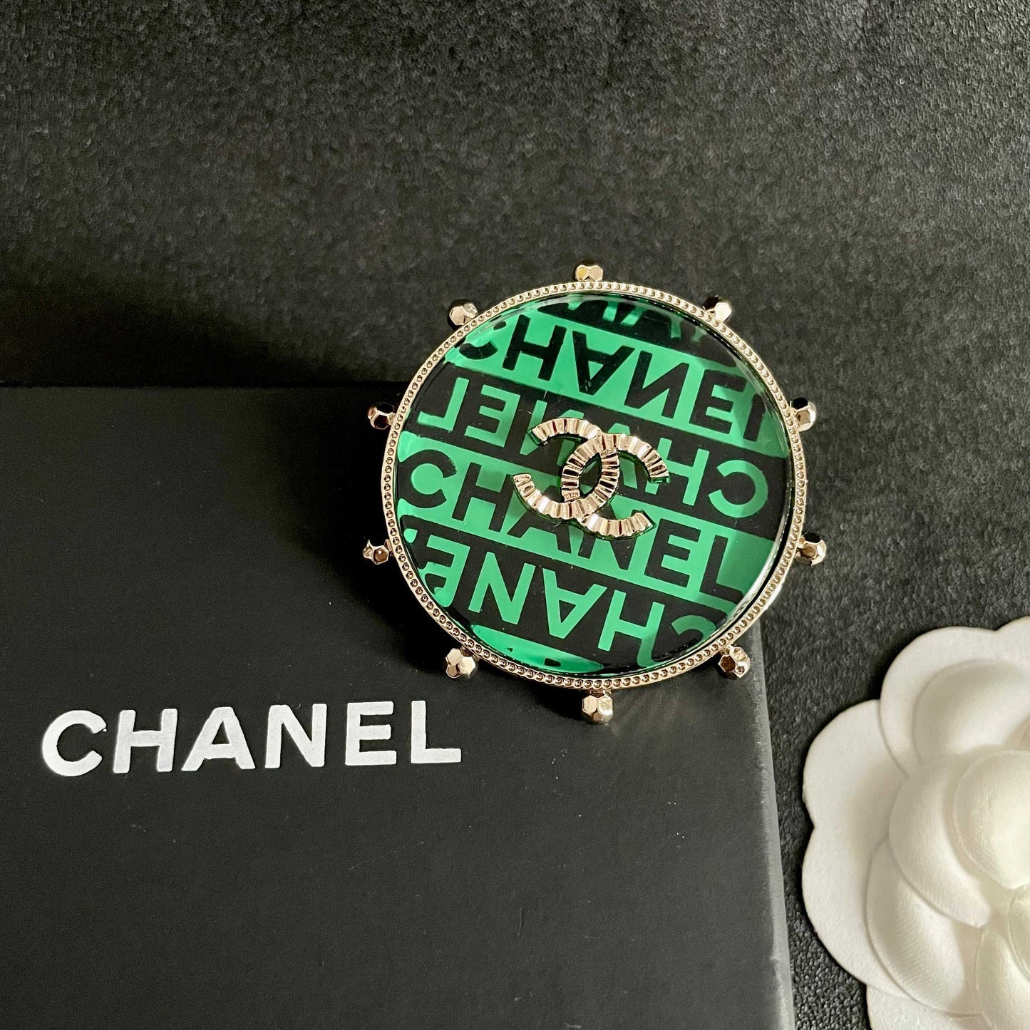 26FW New Letter Double-C Brooch