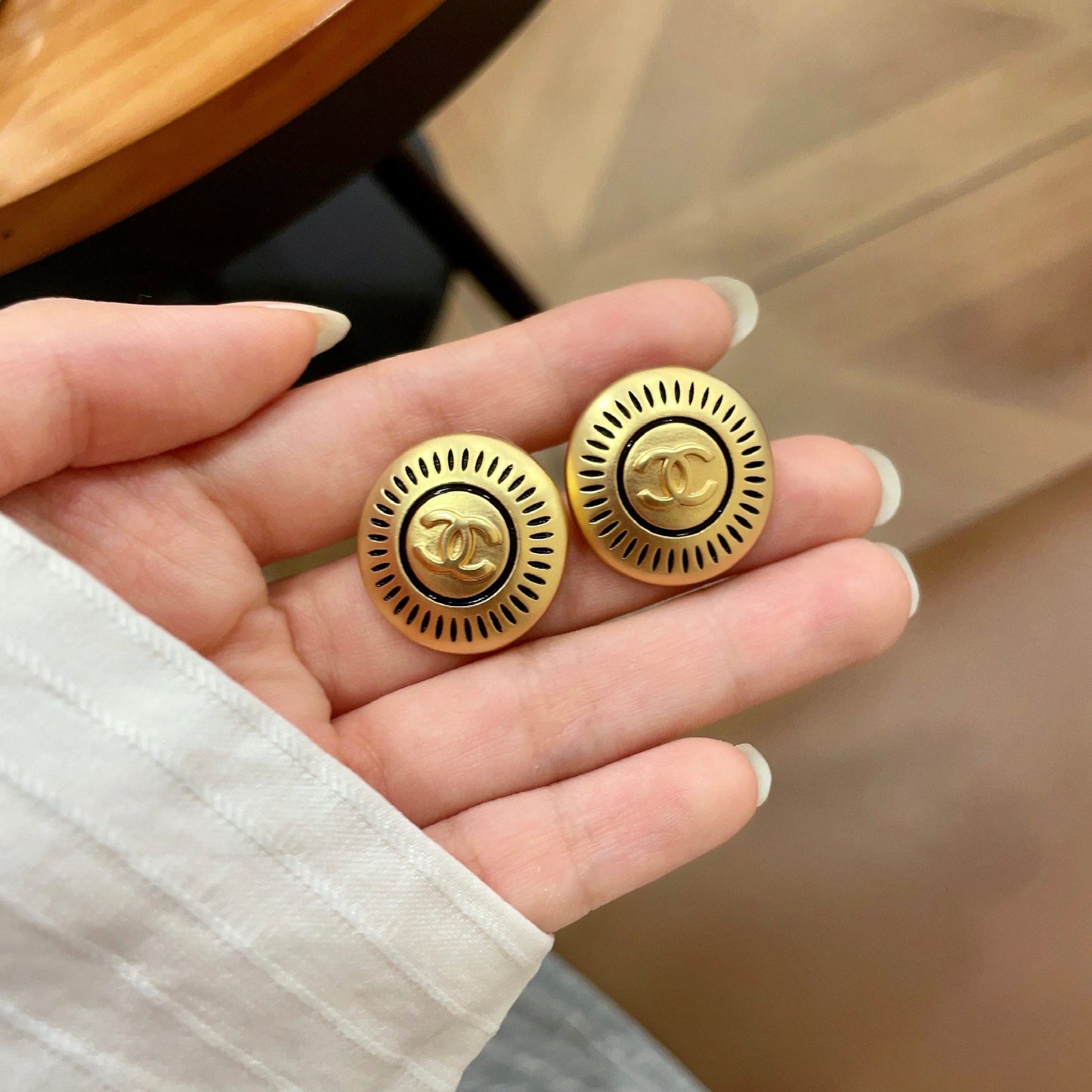 26FW New Classic Double-C Stud Earrings ✨