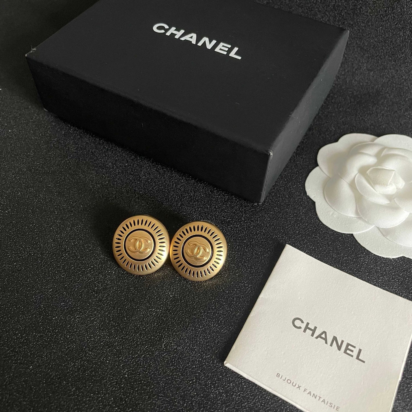 26FW New Classic Double-C Stud Earrings ✨