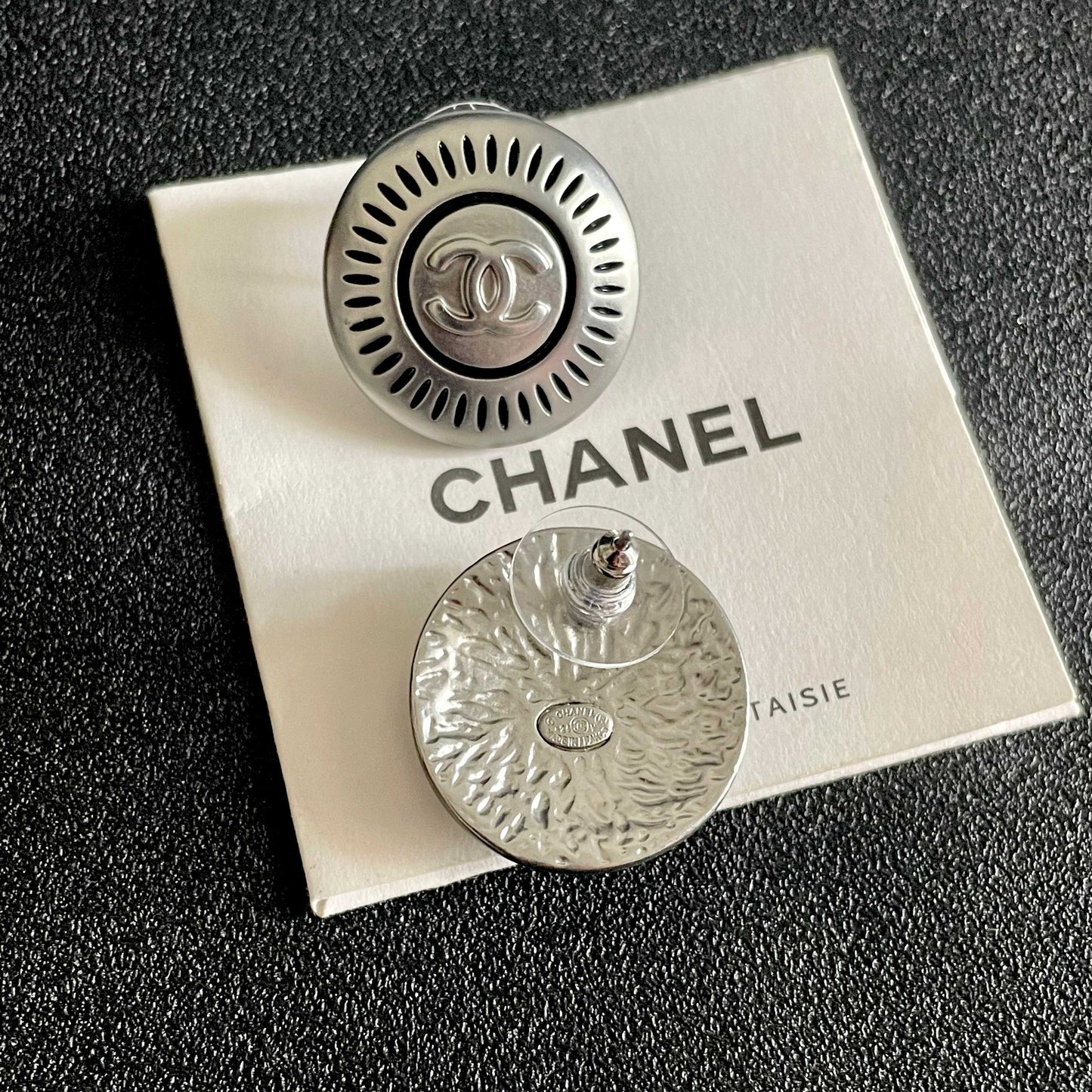 26FW New Classic Double-C Stud Earrings ✨