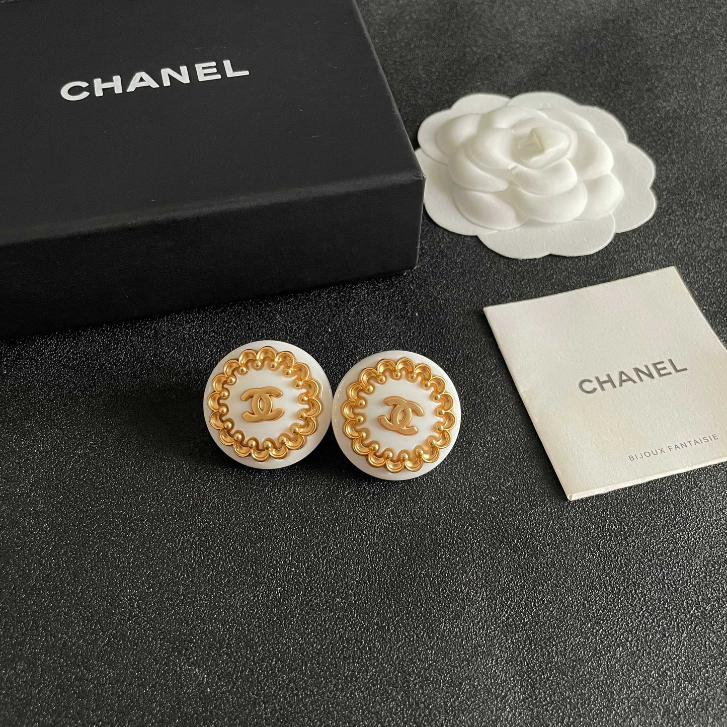 26FW New Classic Double-C Stud Earrings ✨