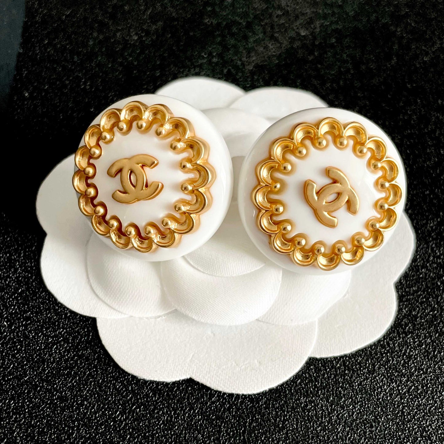 26FW New Classic Double-C Stud Earrings ✨